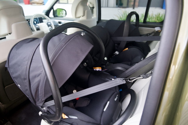 maxi cosi car seats in car
