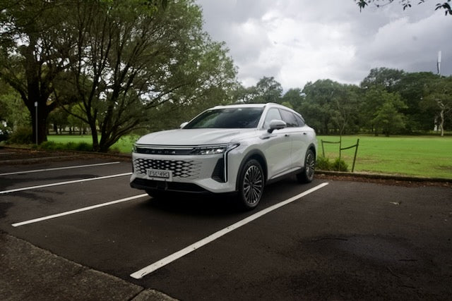 Omoda 9 PHEV Super Hybrid side view